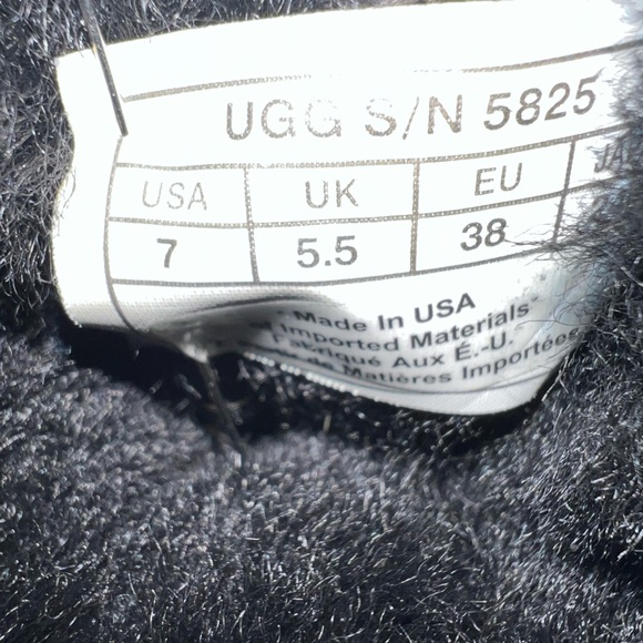 UGG Eva Black Sheepskin Suede Short Boots Womens size 7 - Picture 12 of 12